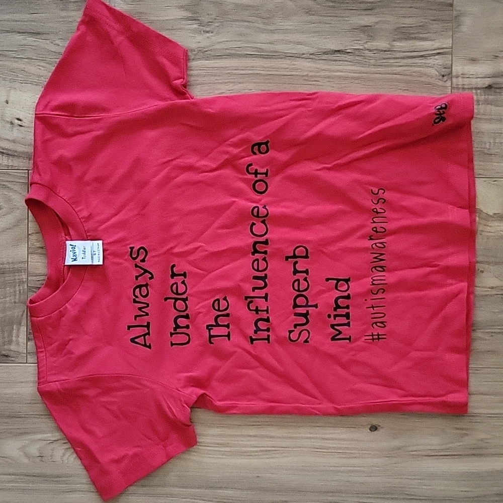 Kavio, 5t, red t-shirt.